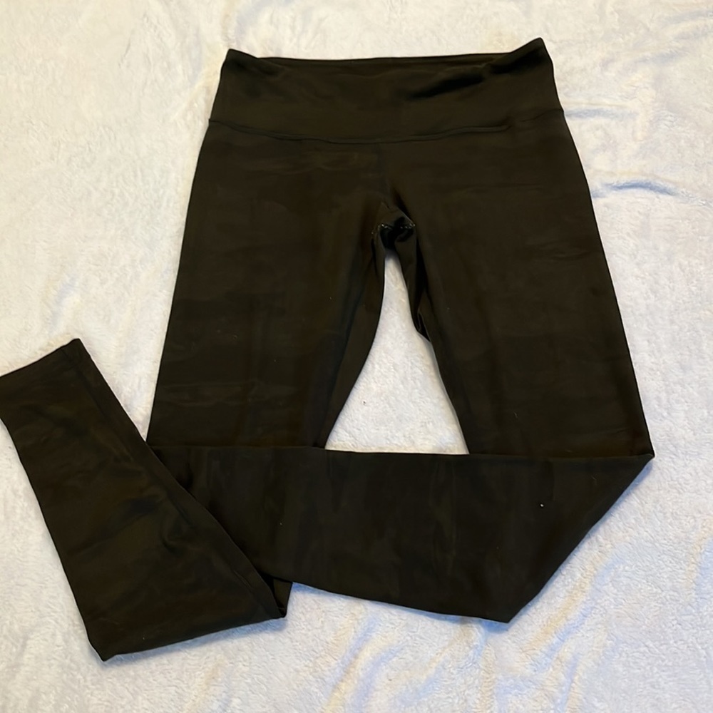 Lululemon athletica RARE camouflage wunder under leggings 8